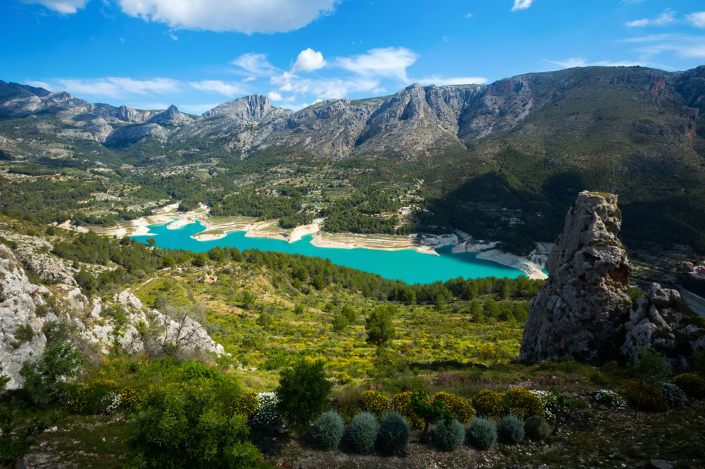 Escapada rural cerca de Benidorm, las mejores opciones 10 Embalse de Guadalest.